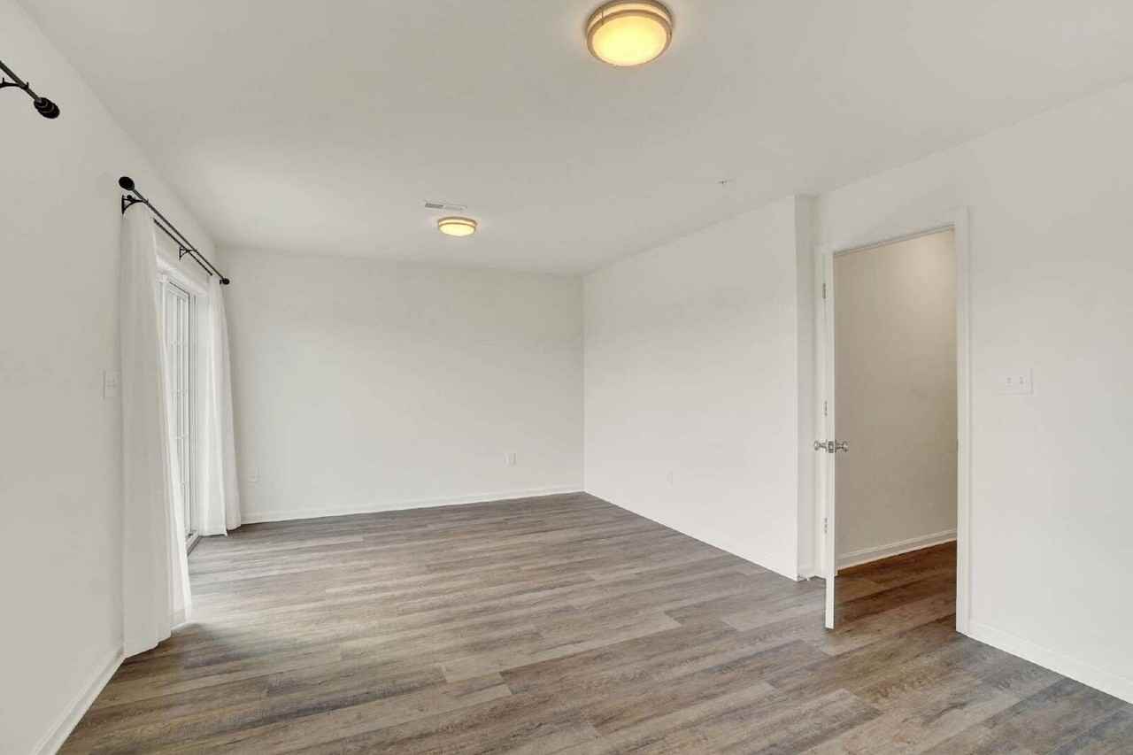 345 Avon Dr - Photo 7 of 28