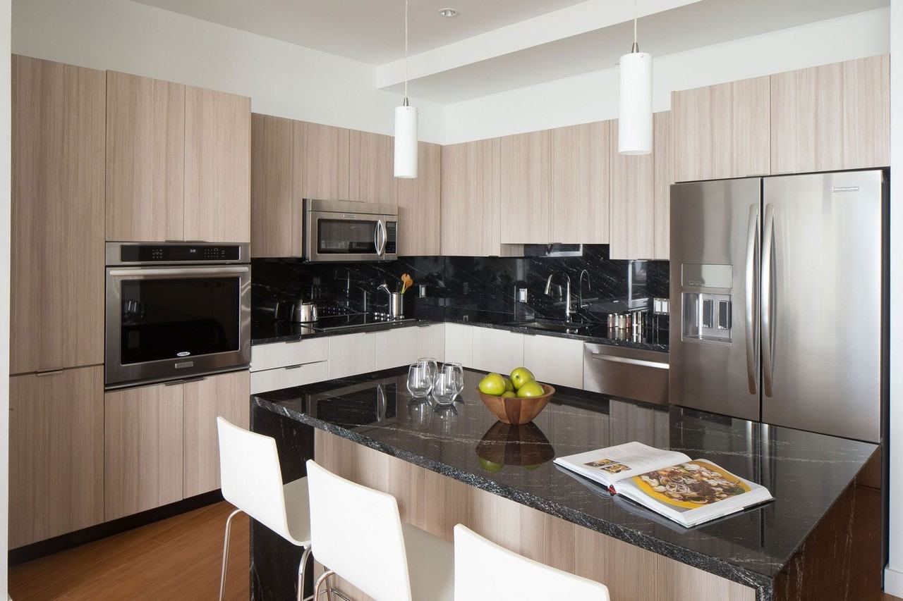 120 Kingston St - Photo 3 of 8