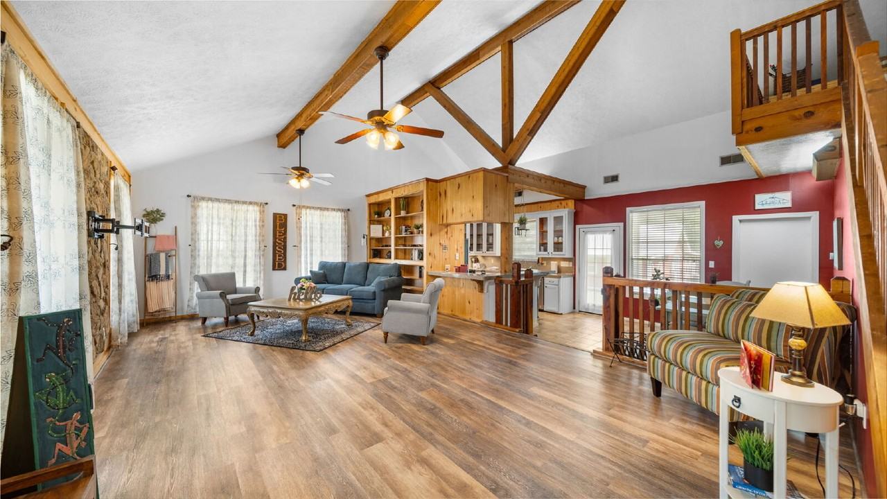 11400 Highcrest Dr - Photo 2 of 17