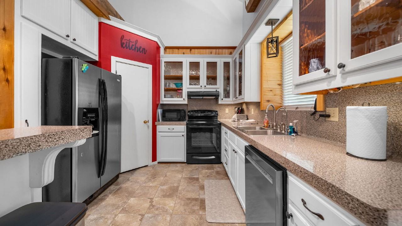 11400 Highcrest Dr - Photo 6 of 17