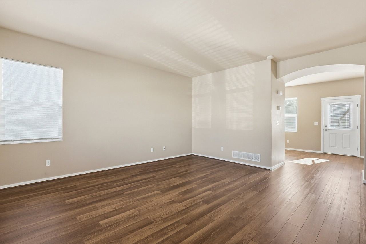 1413 Flycatcher Ln - Photo 3 of 50