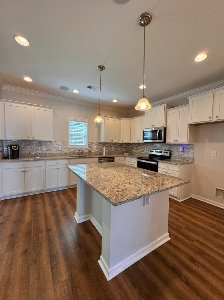 320 Alameda Ln - Photo 3 of 23