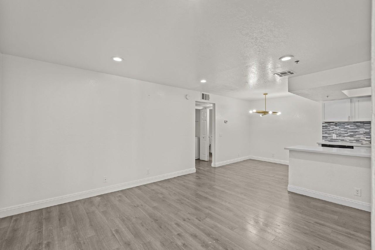 4200 S Valley View Blvd #2047