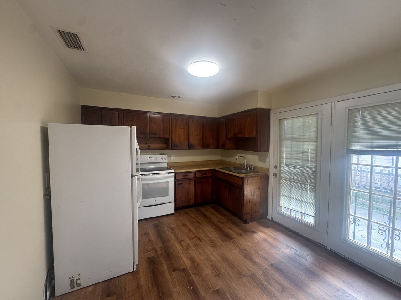 729 Crestwood Dr - Photo 3 of 22