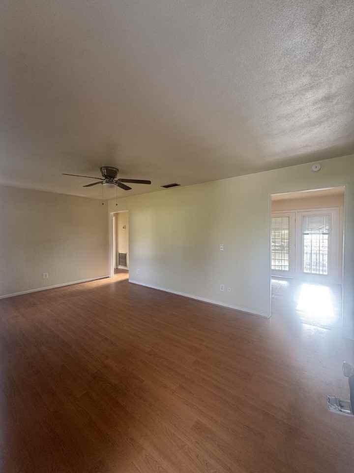 729 Crestwood Dr - Photo 4 of 22