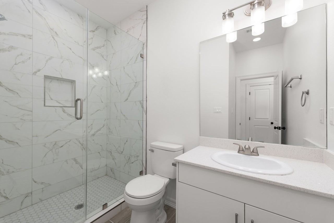 1801 Atrium Place - Photo 7 of 42