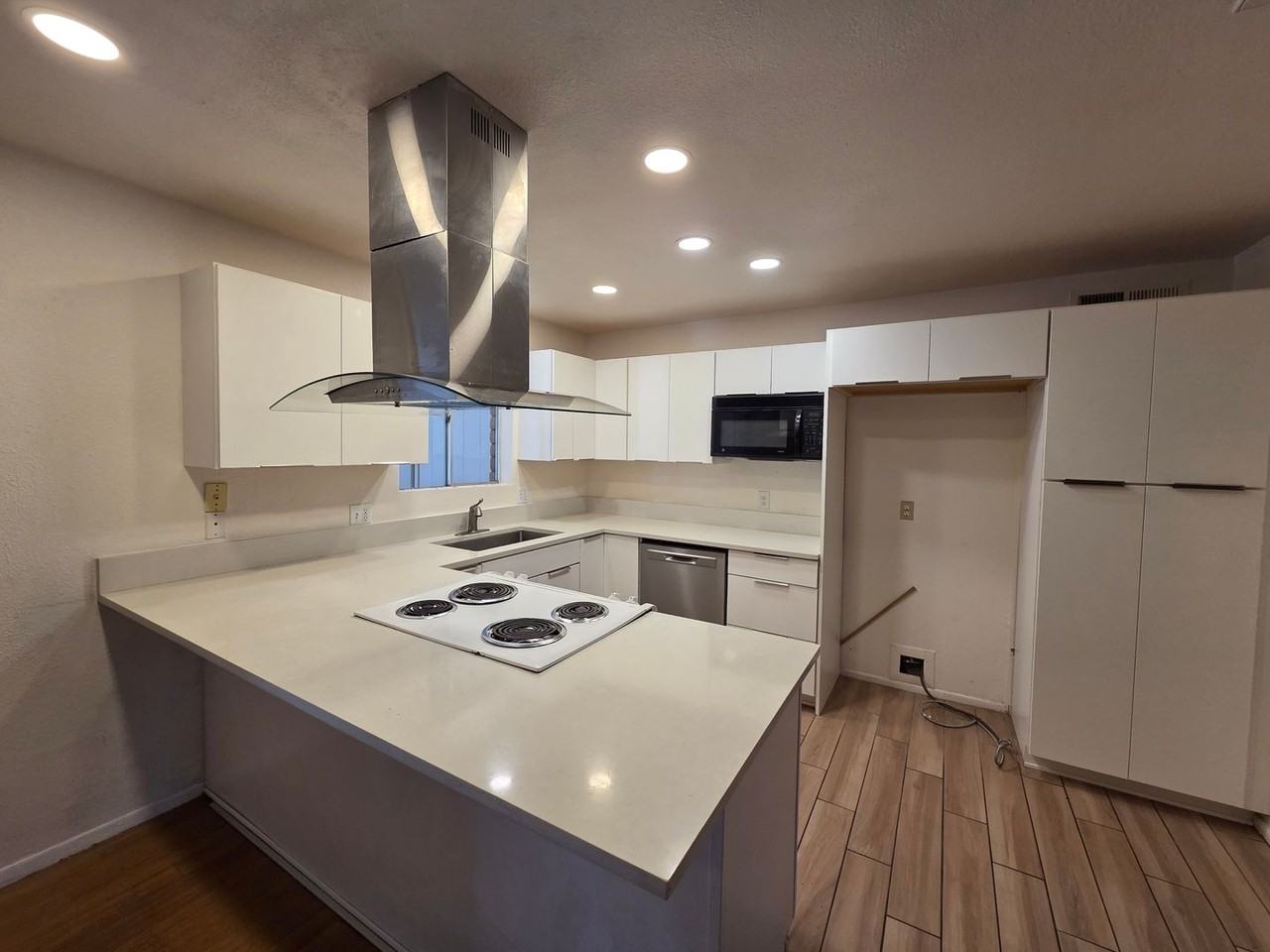 1837 E Brookdale St - Photo 3 of 24