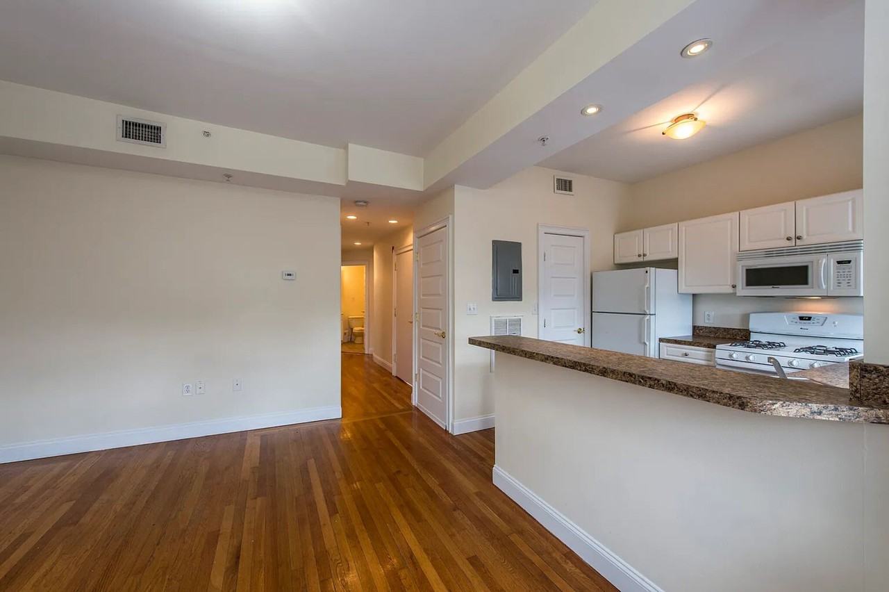 55 Ashford St - Photo 4 of 9