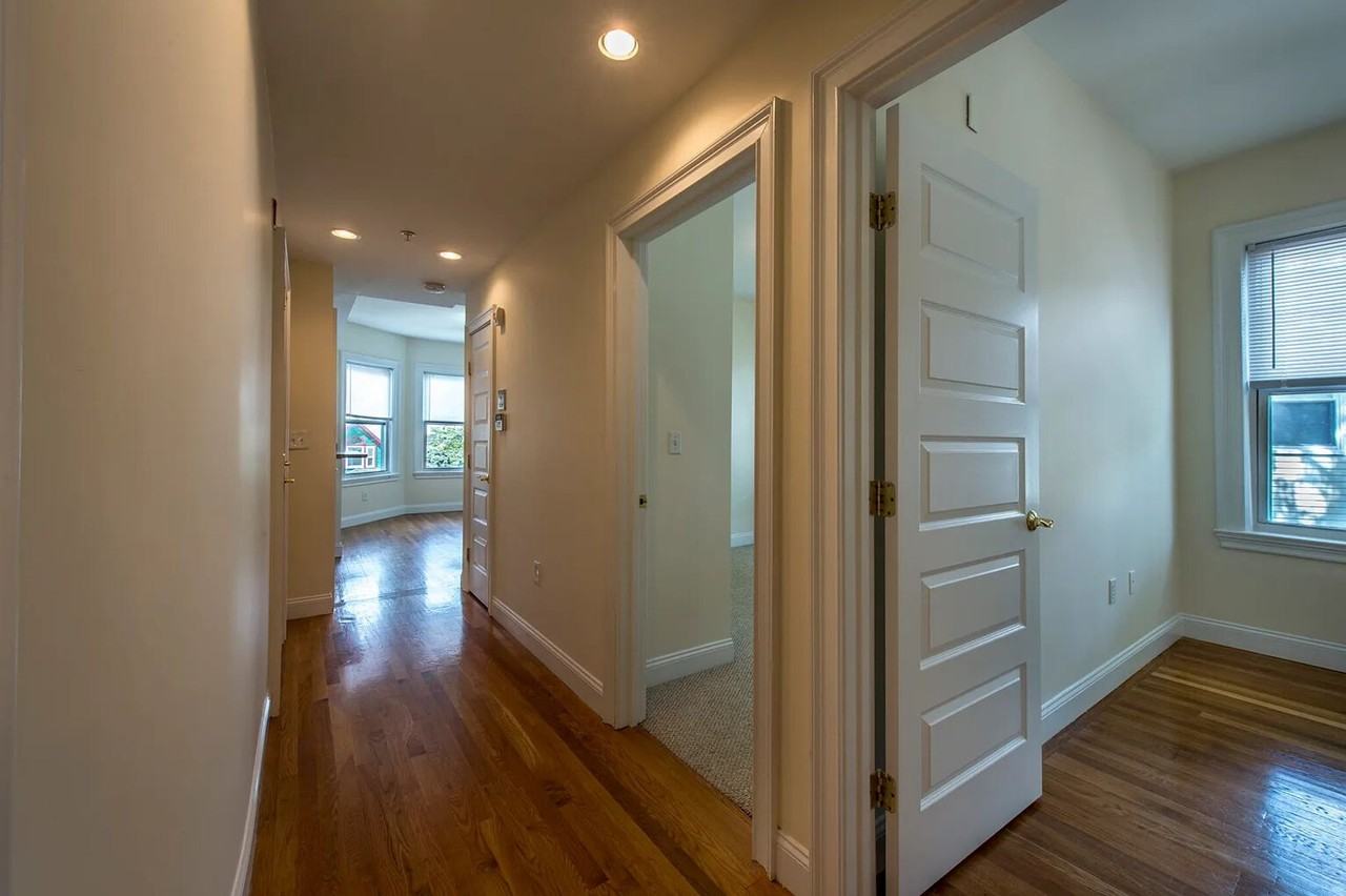 55 Ashford St - Photo 5 of 9