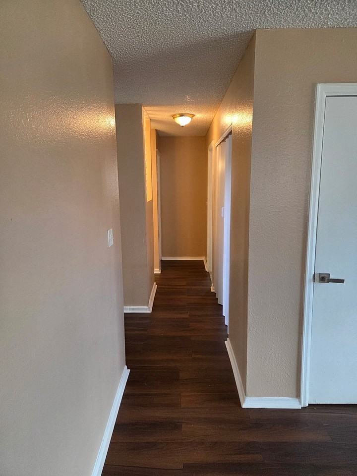 16462 E 13th Pl #4 - Photo 5 of 11