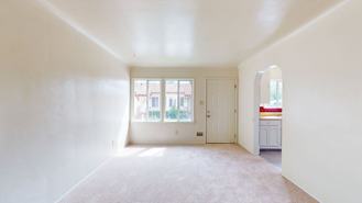 4330fl - Photo 1 of 1