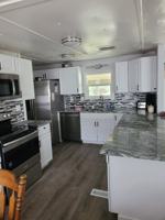 featured image of 10 9th Ave #2