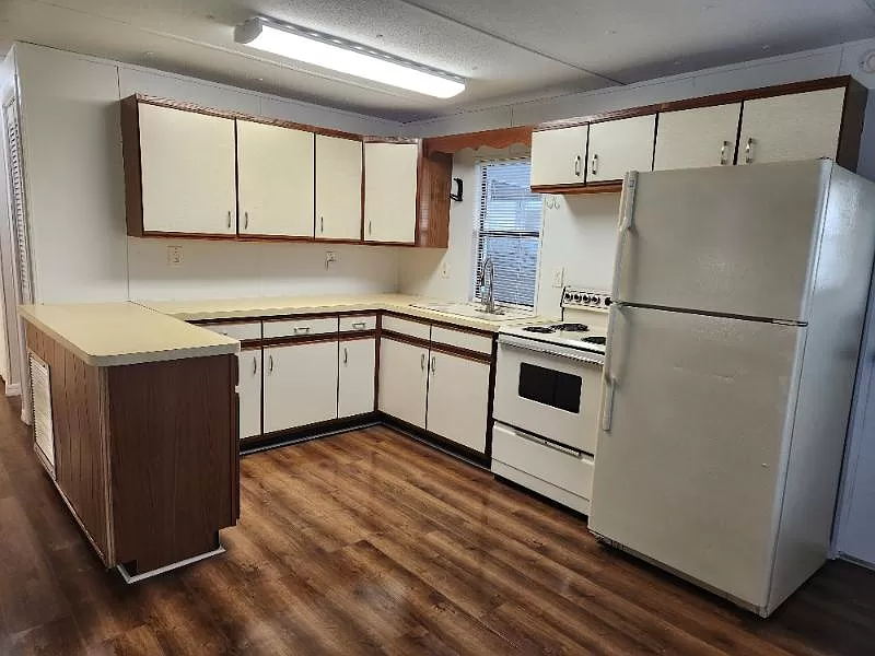 14220 Brookridge Blvd - Photo 2 of 15