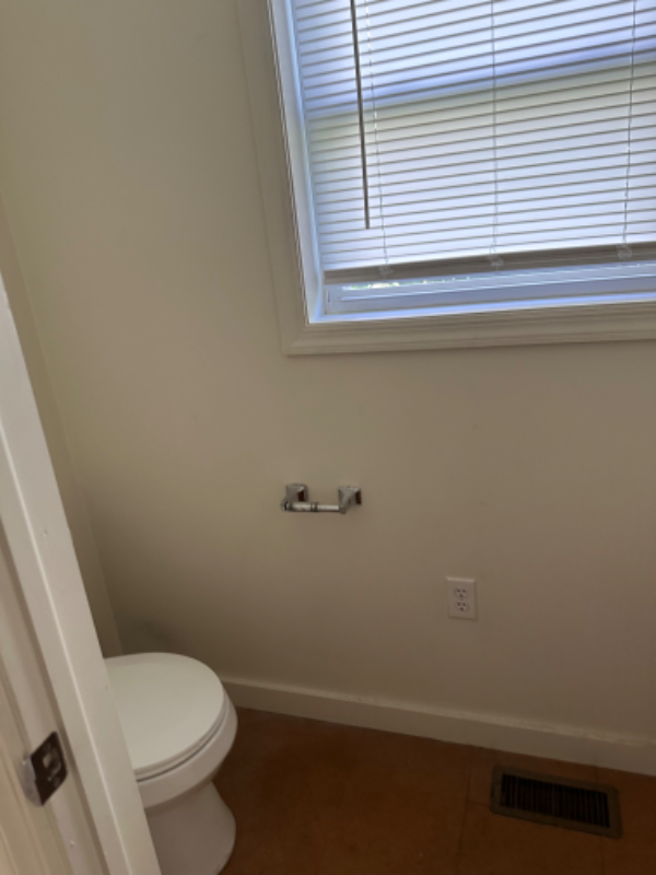 315 E 1st St - Photo 5 of 12