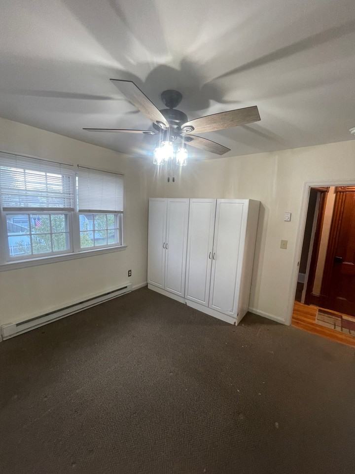 406 Pennsylvania Ave #2 - Photo 5 of 13