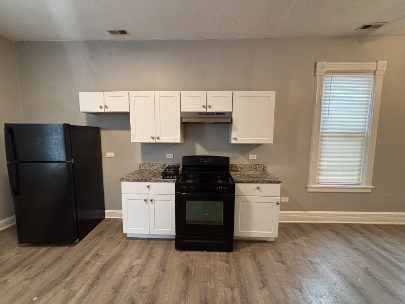 1350 E 76th St #2 - Photo 2 of 7