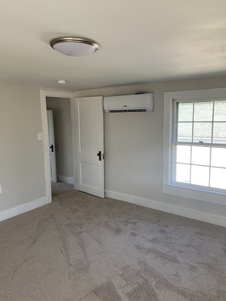 105 N Franklin St - Photo 4 of 17