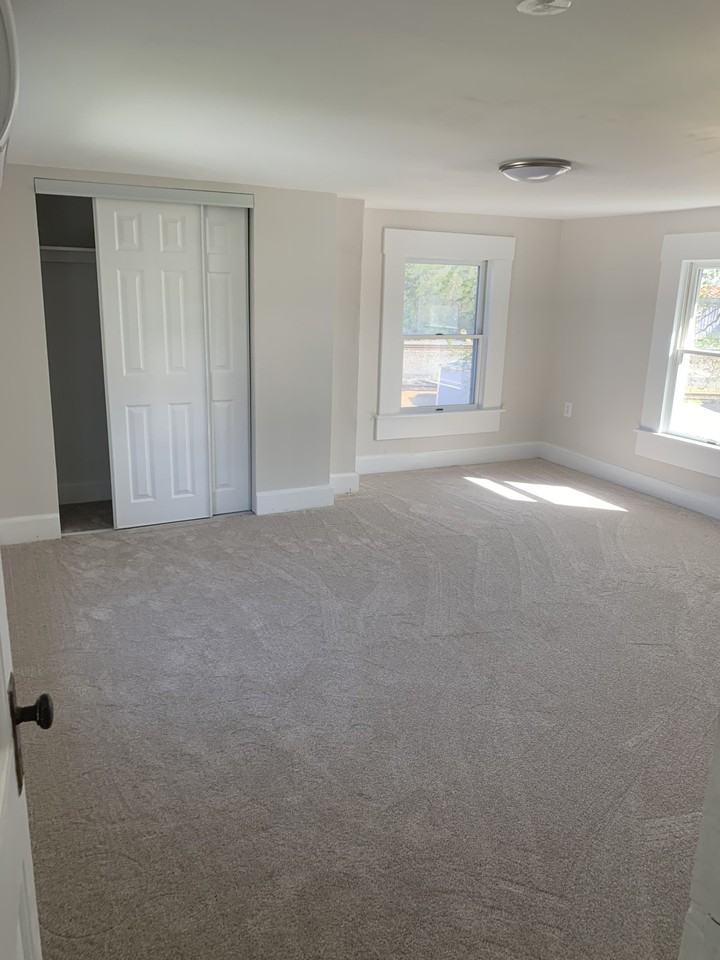 105 N Franklin St - Photo 6 of 17