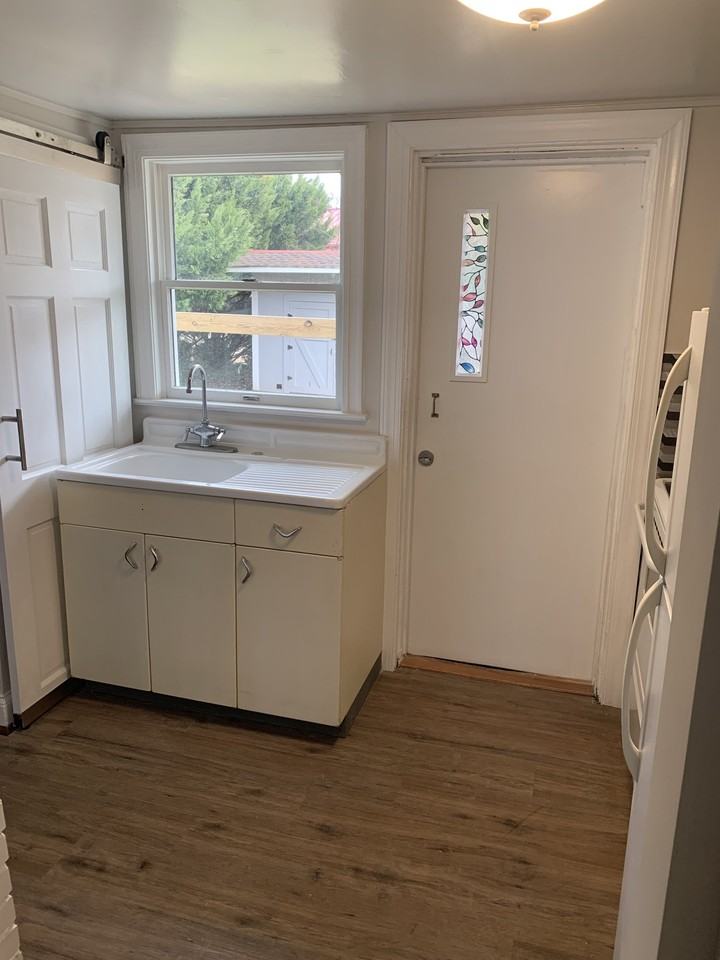 201 N Franklin St #TINY - Photo 2 of 10