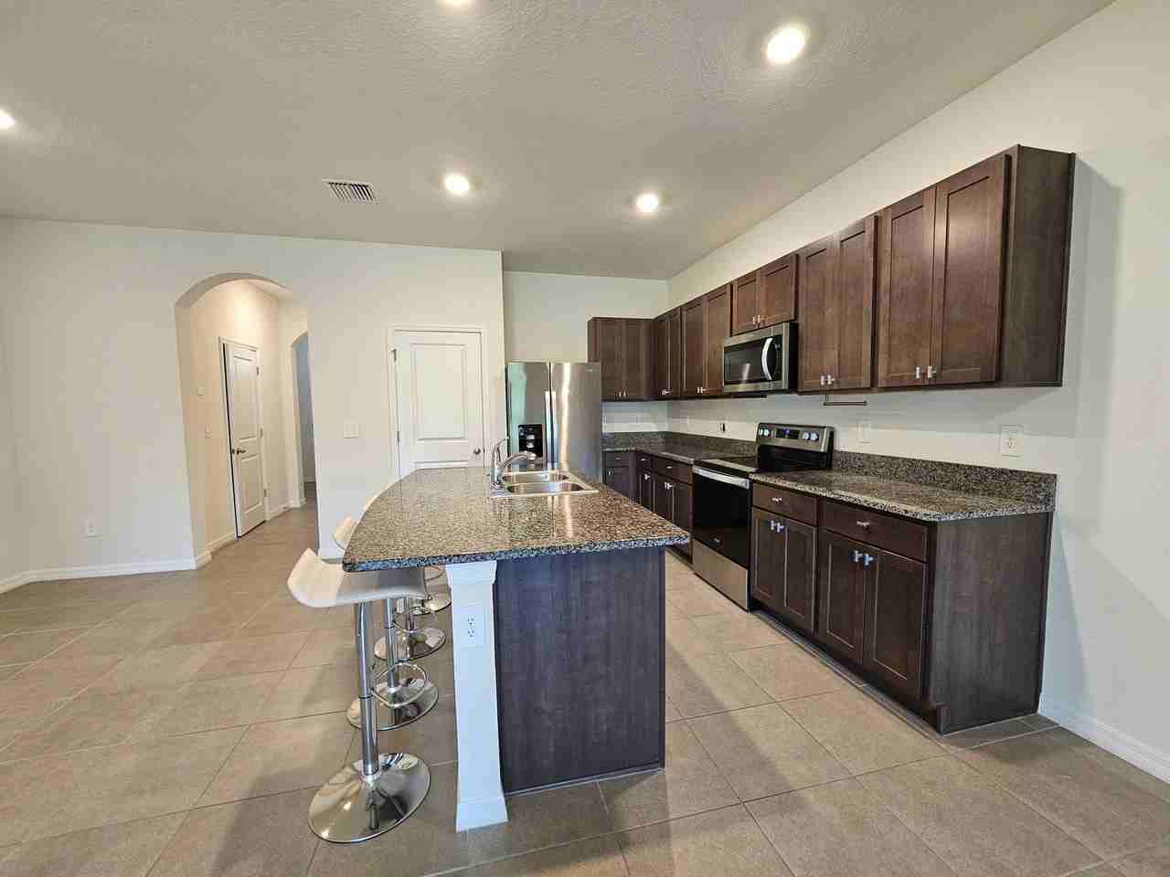 8652 Milestone Dr - Photo 6 of 29