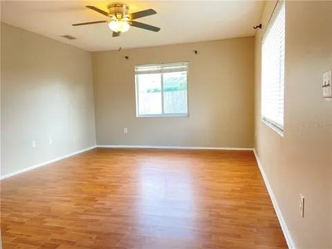 904 16th St E - Photo 4 of 14