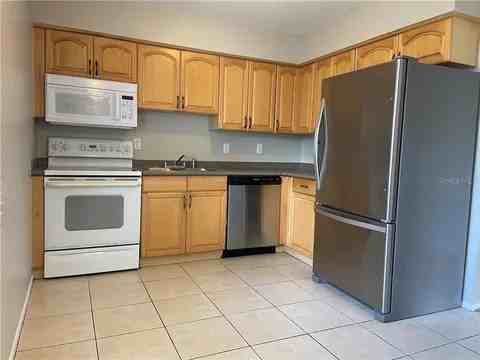 904 16th St E - Photo 6 of 14