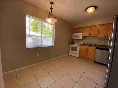 904 16th St E - Photo 7 of 14