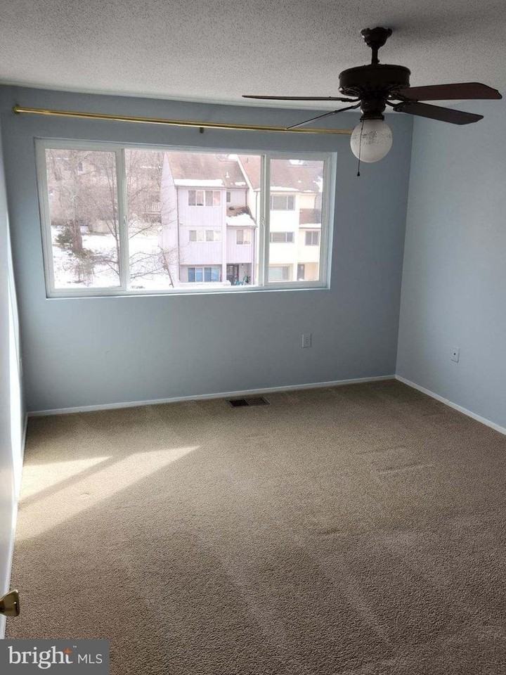 15266 Lodge Ter - Photo 6 of 8