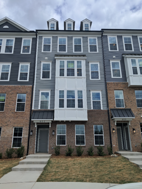 602 Market Grove Dr #100