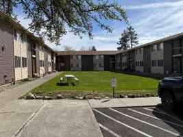 featured image of 910 E Campbell St #7