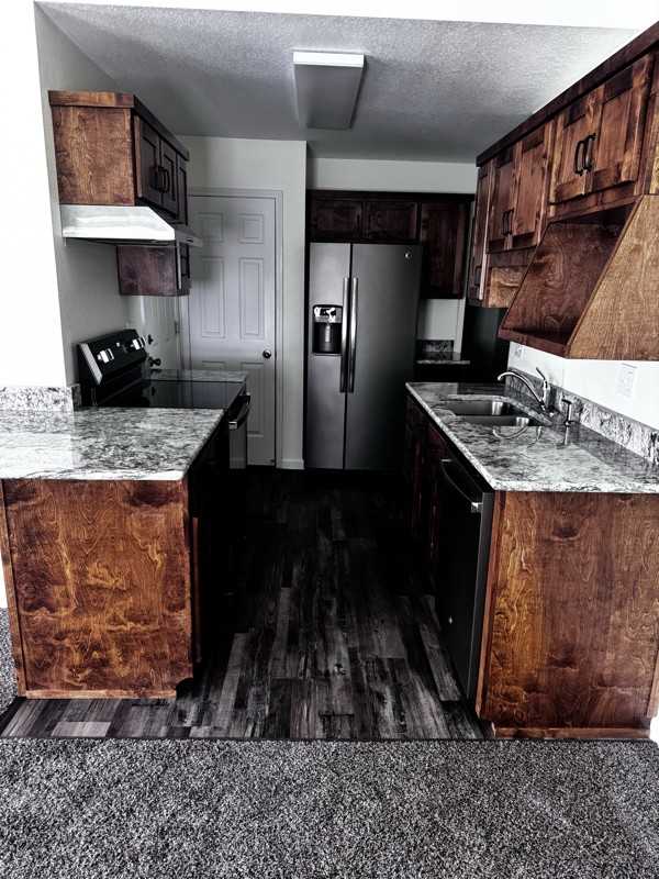 815 S Greenwood Dr - Photo 2 of 13