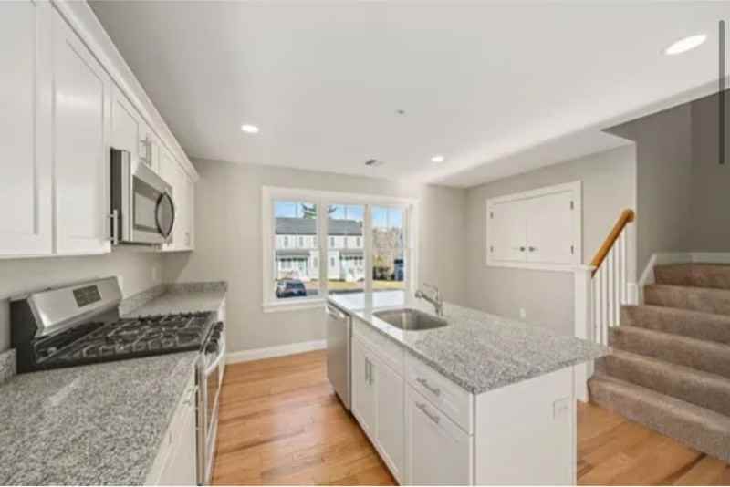 55 Plymouth St #35 - Photo 5 of 17