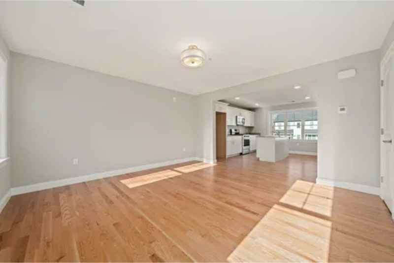 55 Plymouth St #35 - Photo 6 of 17