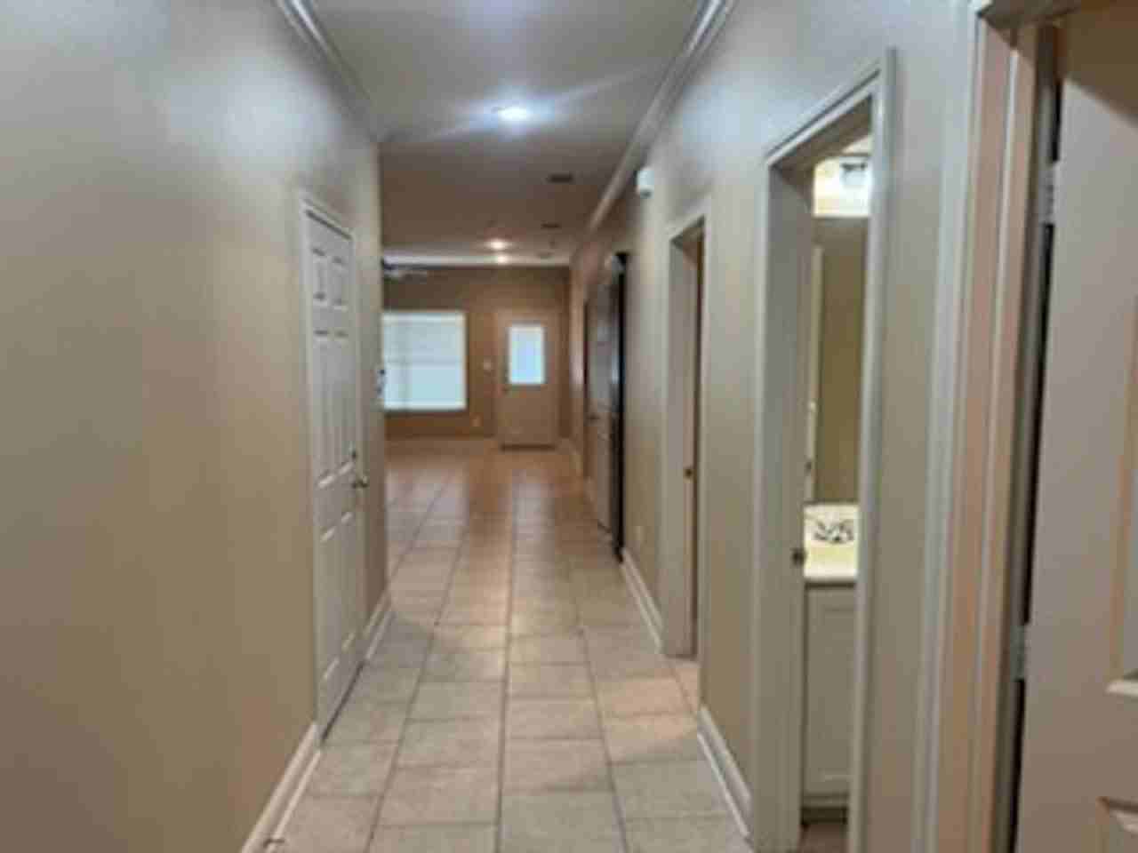 3915 Mobley Cir - Photo 2 of 15