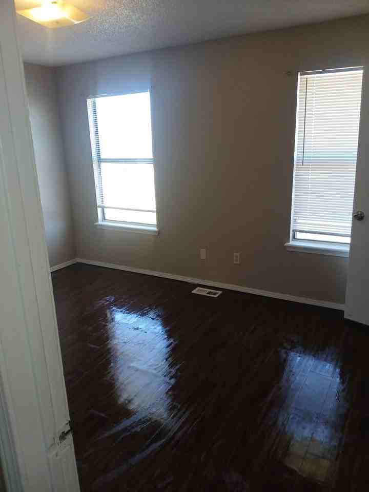 4301 Yorkshire Dr #10 - Photo 4 of 7