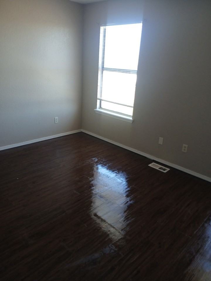 4301 Yorkshire Dr #10 - Photo 5 of 7