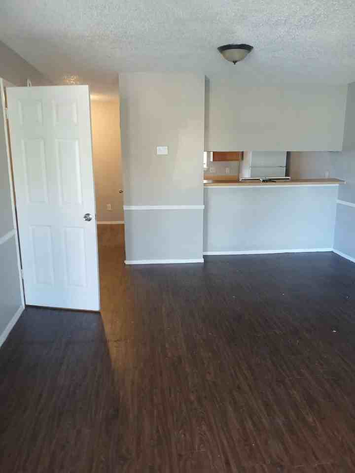 4301 Yorkshire Dr #38 - Photo 3 of 8