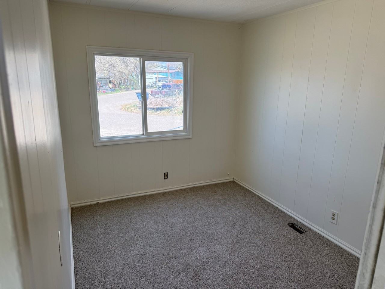 1021 Railroad St #12 - Photo 2 of 4