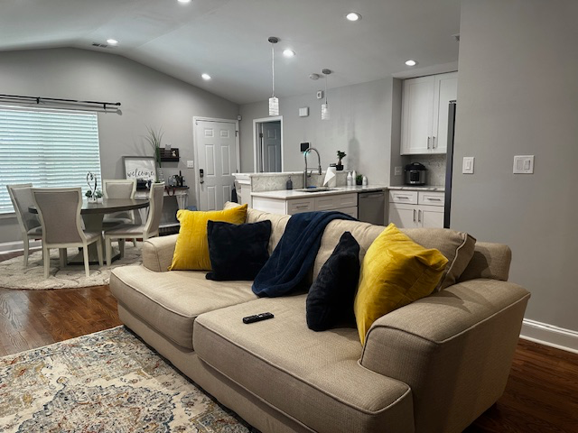 428 Eagles Nest Way - Photo 4 of 15