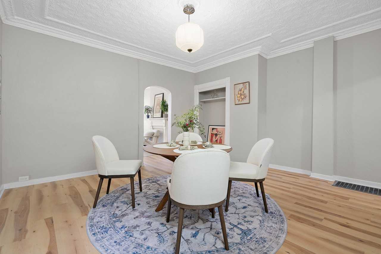 1123 Brabec St - Photo 4 of 19