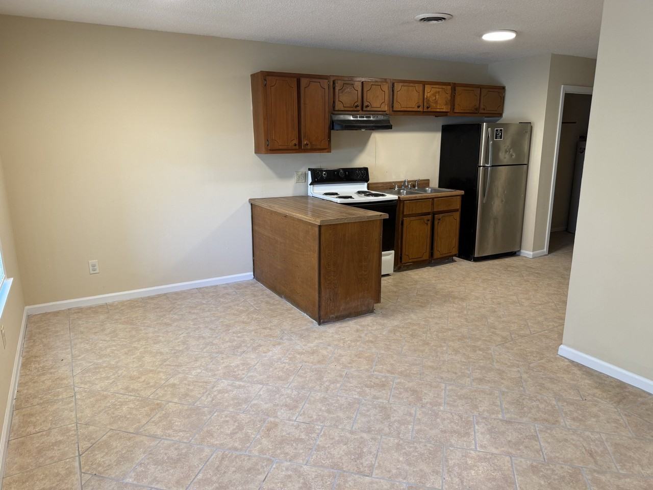 103 Issac Dr - Photo 2 of 9