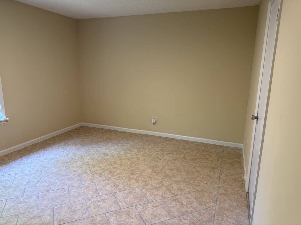 103 Issac Dr - Photo 6 of 9