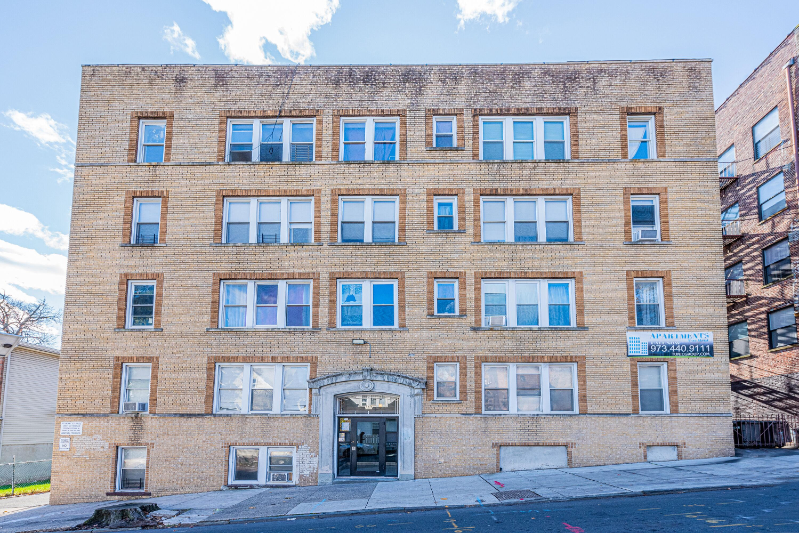 317 William St #2B