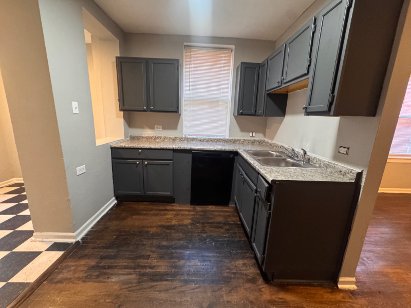 5901 W Huron St #5903-1 - Photo 2 of 10