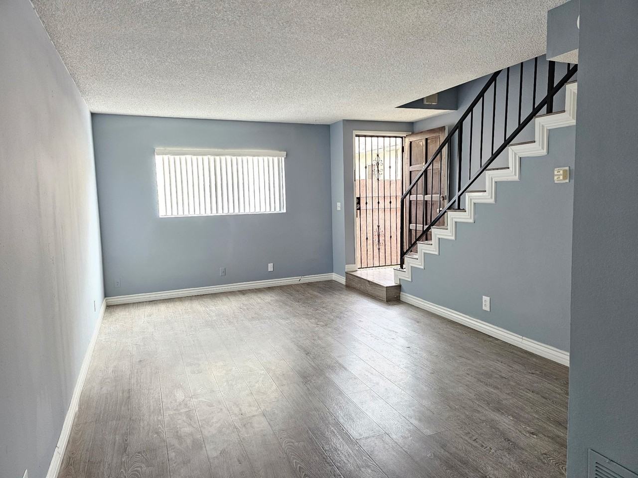 4130 Manhattan Beach Blvd #D - Photo 4 of 7