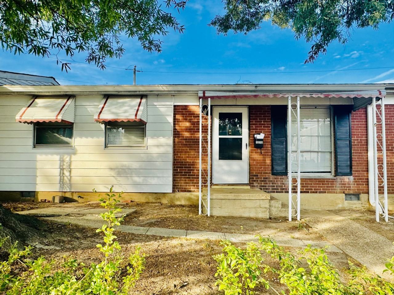 1216 W Leigh St - Photo 2 of 36