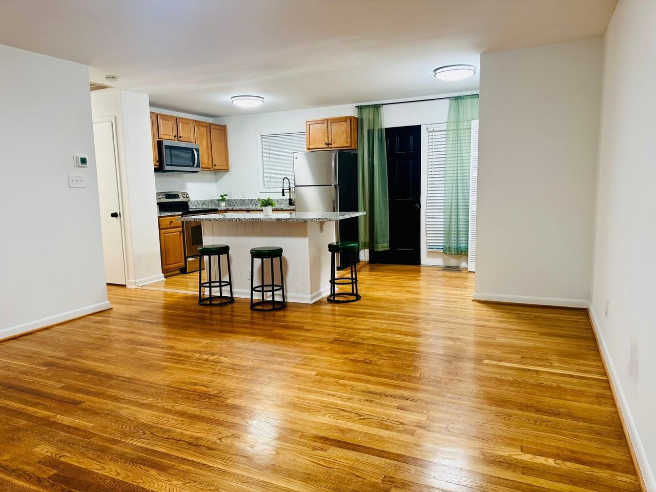 1216 W Leigh St - Photo 5 of 36