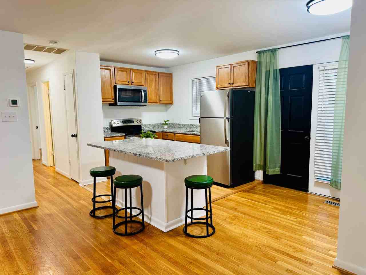 1216 W Leigh St - Photo 6 of 36