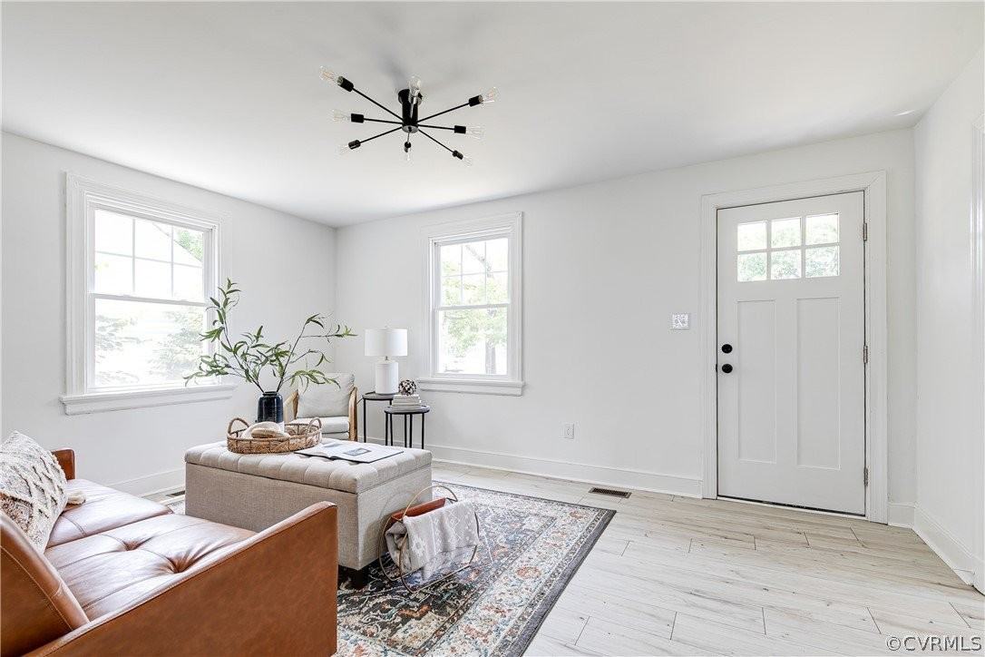 1705 N 24th St - Photo 3 of 10