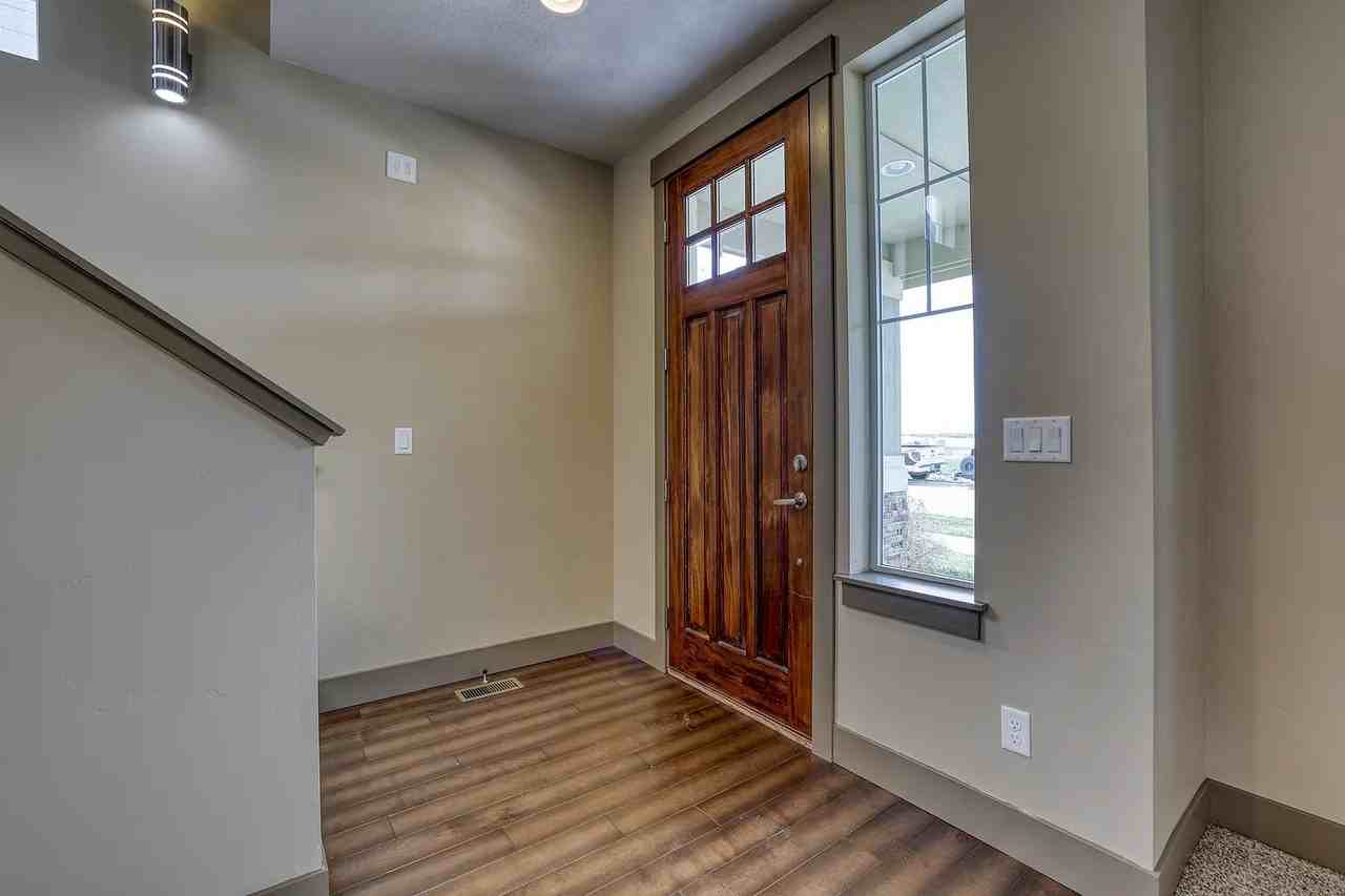 8126 S Snow Bird Ave - Photo 3 of 20